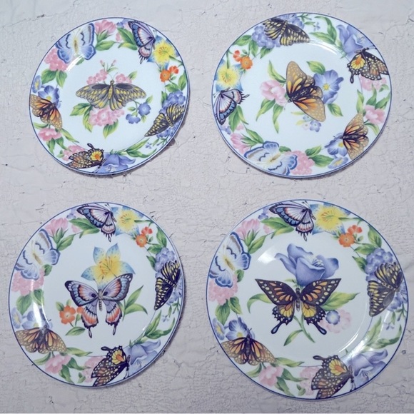 ✨🦋American Atelier🦋 Collective Vintage Porcelain Butterfly Plates Set of 4 - Picture 1 of 7